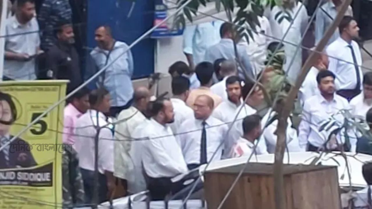 চট্টগ্রাম আদালতে ‘জয় বাংলা’ স্লোগান ঘিরে উত্তেজনা